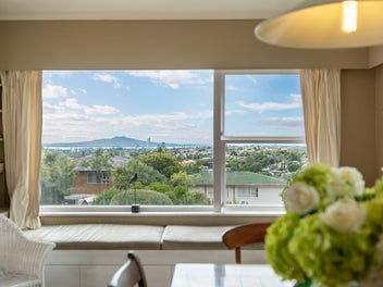 It's all about family- views, space & sunshine!