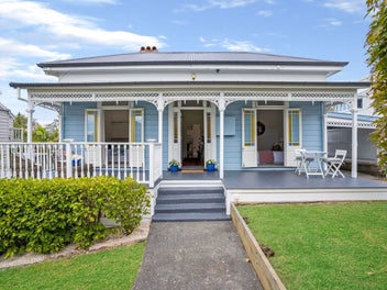 Freemans Bay gem: Home & income opportunity