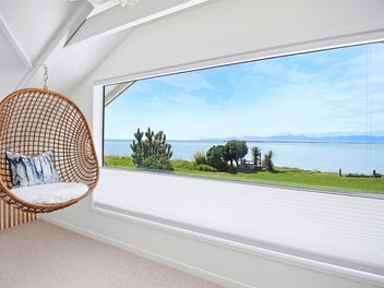 A Place Where Mornings Begin at the Water’s Edge