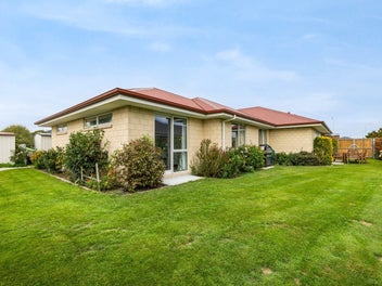 Private and Easy Living in Prime Location