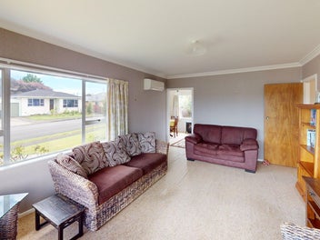 SUNTRAP NEAR TOWN| 8 HARROW STREET|LEVIN