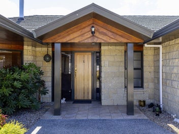 Bay to mountain views