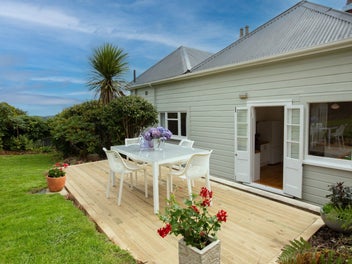 Abundant sun, character and modernisation in Gamma