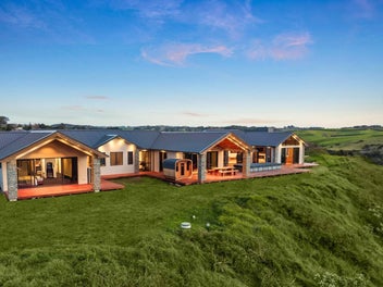 Ultimate Luxury with Lifestyle Living!