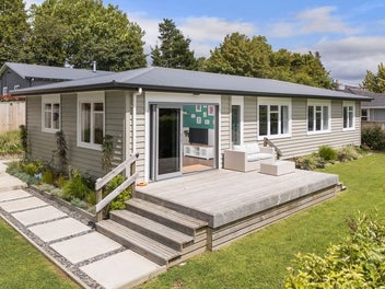 Serene & Sunny Weatherboard Gem