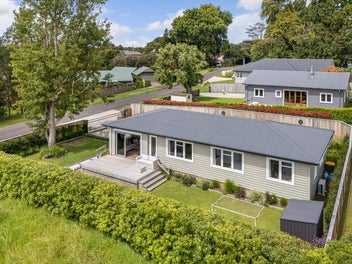 Serene & Sunny Weatherboard Gem