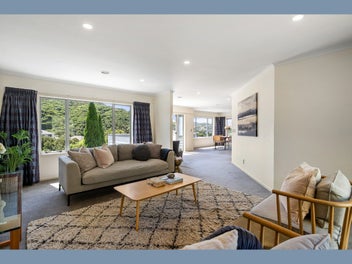 Vendors have relocated - MUST SELL!