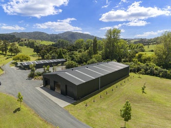 Two Dwellings + 840m² Warehouse | 8.18 ha Matakana