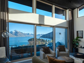 52 Suburb Street, Queenstown Hill