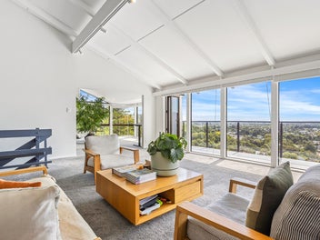 A commanding Cashmere classic