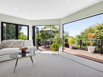 Tropical Oasis Living