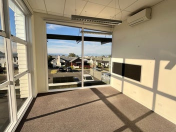 Image 1 of 10