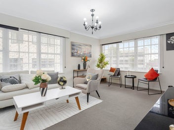 EPSOM PRIME POSITION + SOLID BRICK - GZ!