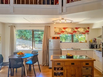 Stroll to Onetangi Beach