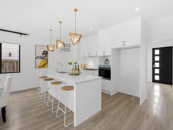 Prime Flat Bush Living & Top Schools