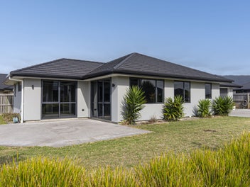 Modern, Easy Living in a Prime Richmond Location