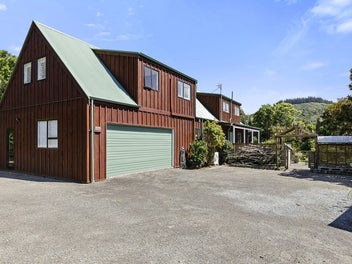 The Jewel Of Emerald Hill