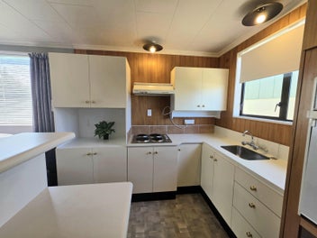 Coastal Comfort in Popular Kaik