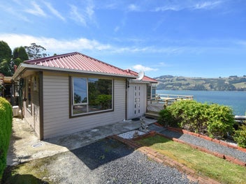 * UNDER OFFER * Harbour Views, Family Charm, Easy