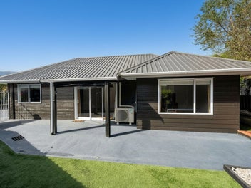 Tidy, Trendy & Move-In Ready!