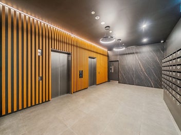 Modern Apartment, Prime Central Location