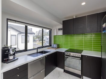 Steps to the Beach, Easy Living