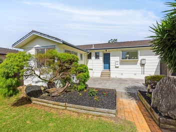 Owner Relocating-No Plan B, Auction Day Sale