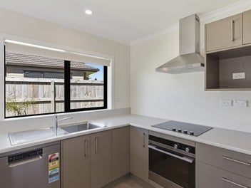 Modern Styless Villa - Central Location