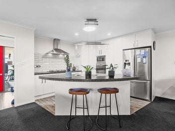 Post-Quake Build Large Family Living in Parklands