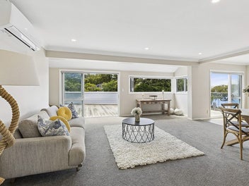 RELAXED COASTAL ELEGANCE - RV $870,000