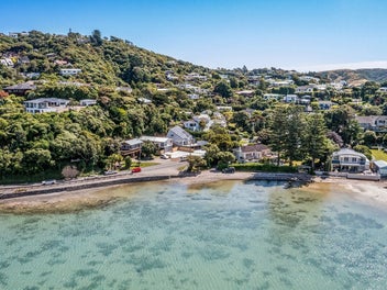 SUN, SEA AND SEAMLESS LIVING