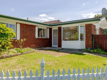 YOUR OPPORTUNITY IN PRESTIGIOUS HOKOWHITU