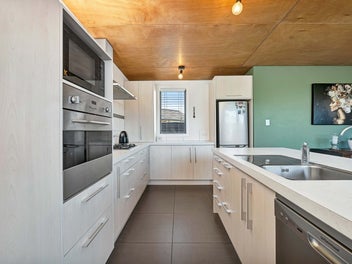 Chic, central, lock and leave