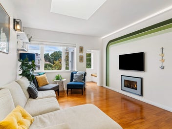 Renovated Art Deco Icon in Central Devonport