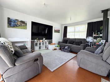 Vendor wants action, must be sold!