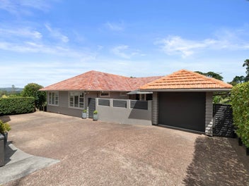 Timeless Character : 45a Cockle Bay Road