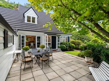 KARORI CHARMER - CUTE CHARACTER