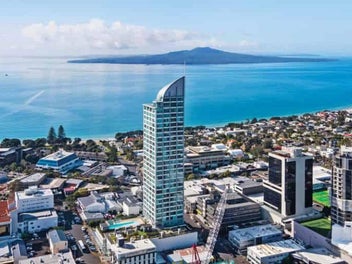 Warm Secure Living with Spectacular Views