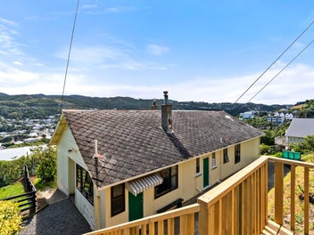 Potential Plus in Island Bay!