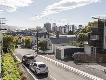 AWARD WINNING THORNDON TOWNHOUSE