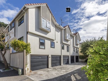 City-Fringe Living with Everyday Convenience