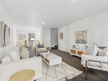 City-Fringe Living with Everyday Convenience