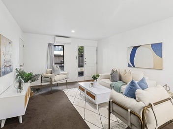 City-Fringe Living with Everyday Convenience