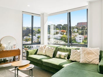 HIGH-SPEC WEST-FACING CITY PAD