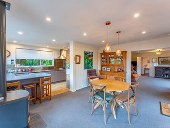 Sun Soaked, Stylish and in a Sought-after Location