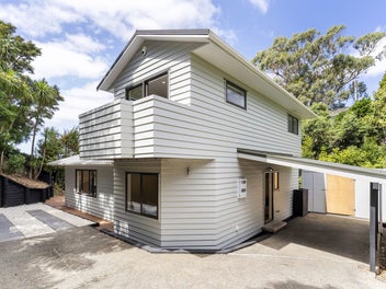 Private & Sunny Standalone