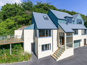 BIG, BOLD & BUILT FOR FAMILY LIVING