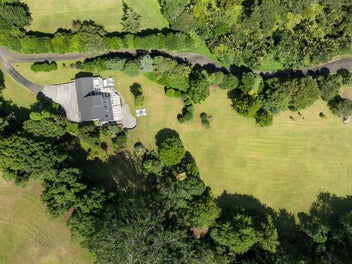 Sprawling Acreage - Unrivalled Lifestyle