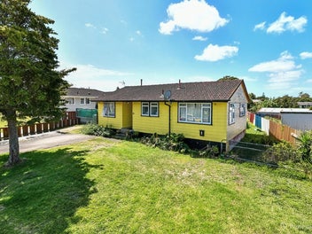 DEVELOPER & RENOVATOR ALERT - MUST BE SOLD