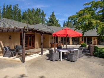 Executive Lifestyle Sanctuary on 4.8ha